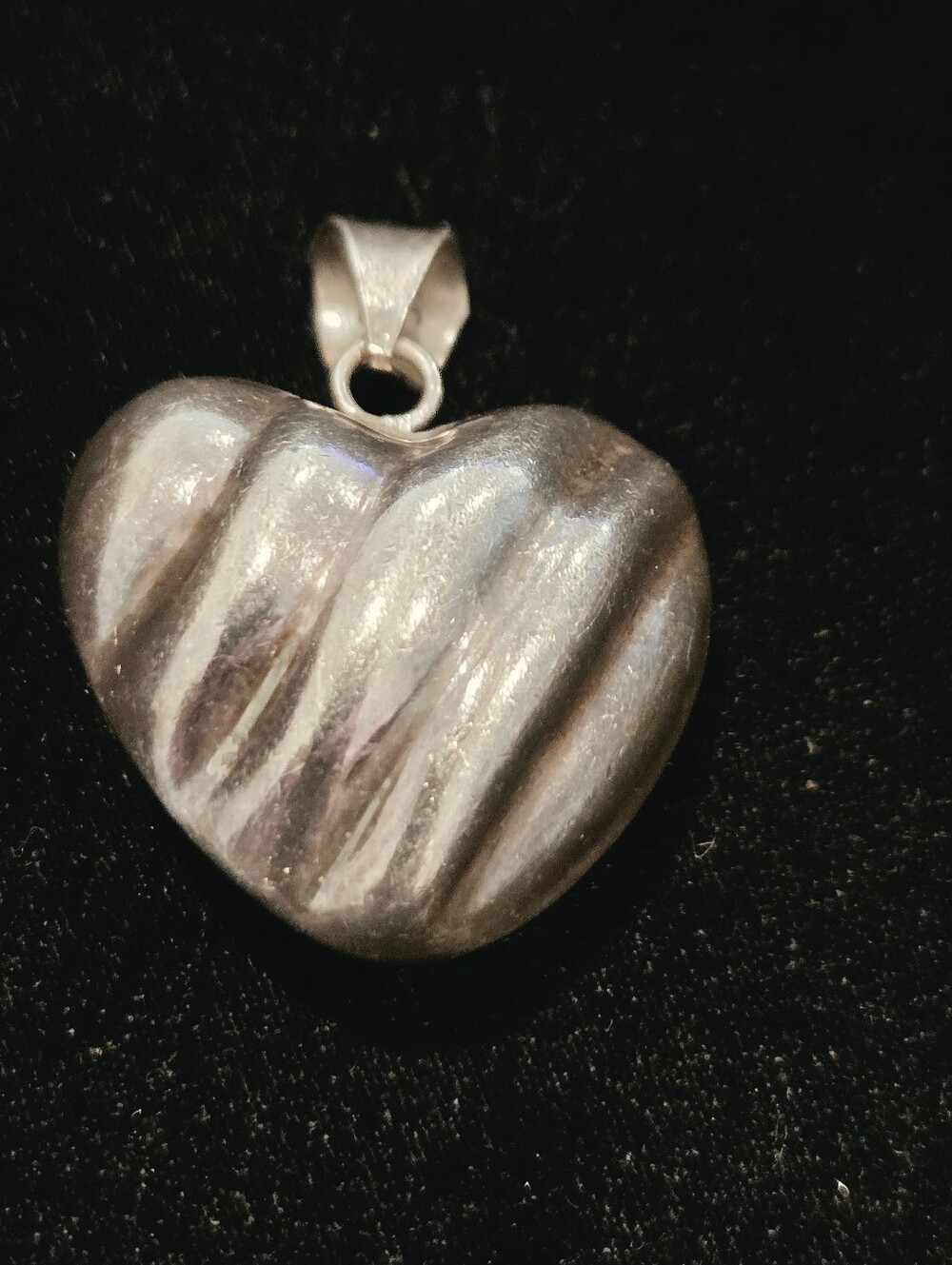 Vibtage Taxco Fluted Puffy Heart 950 Sterling SILVER ( NO DENTS it Is Glare)